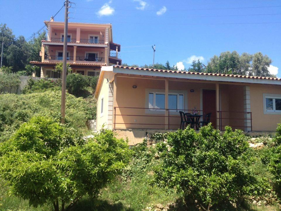 פראמה Takis & Eirini Family Apartments מראה חיצוני תמונה